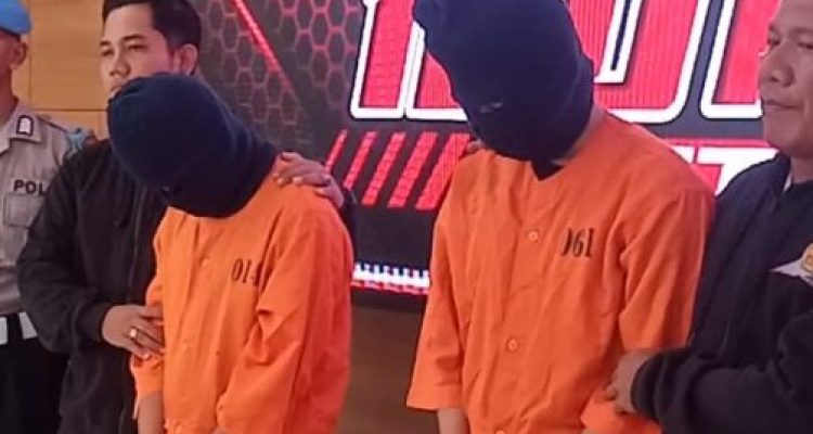 Ket poto: Oknum wartwan asal bekasi ditahan di Polres Jembrana dalam kasus pengeroyokan sopir truk di Jembrana