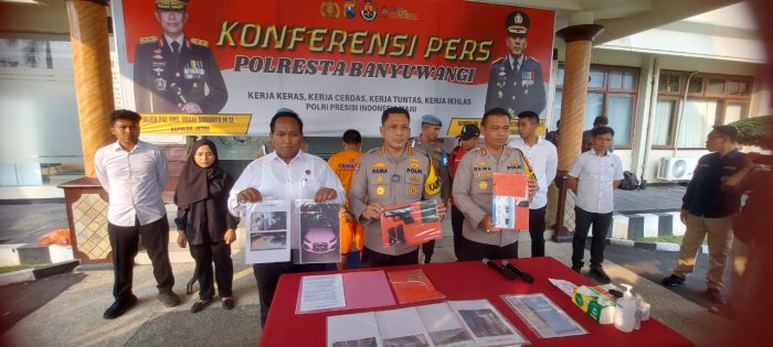 Ket poto: pengungkapan kasus penodongan pistol terhadap juru parkir di Banyuwangi