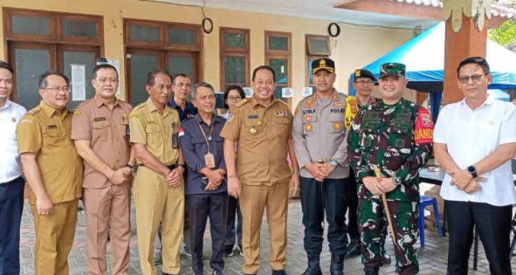 Ket poto: Saat Pj Gubernur Bali sidak Gudang Logistik KPU Jembrana