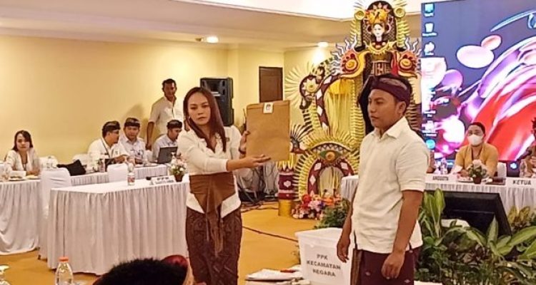 Ket poto: Rekapitulasi penghitungan suara Pilkada Jembrana