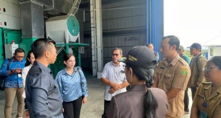 Ket poto: Saat didatangi Komisi II DPRD Jembrana