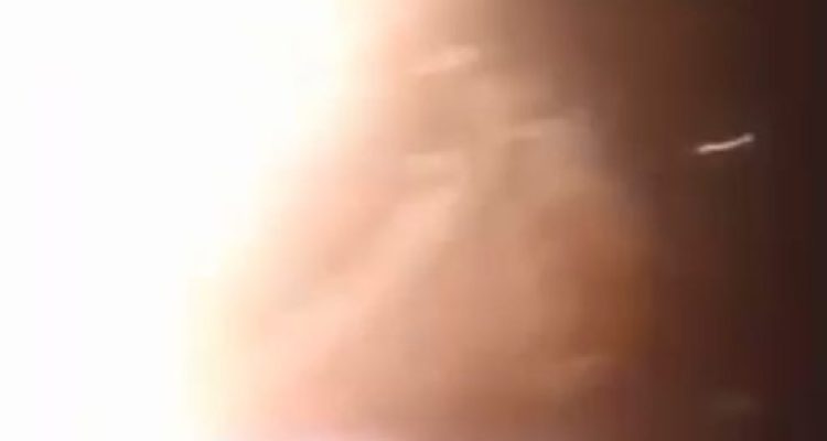 Ket poto: Detik-detik Perahu Selerek Milik Nelayan Jembrana Tenggelam di Perairan Pulukan (tangkapan video kamera anak buah kapal)