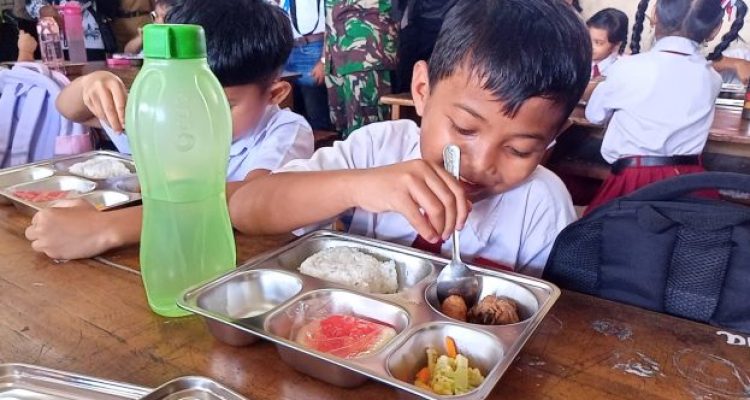 Ket poto: Salah satu siswa SD di Kelurahan Lelateng Ket poto: Salah satu siswa SD di Kelurahan Lelateng