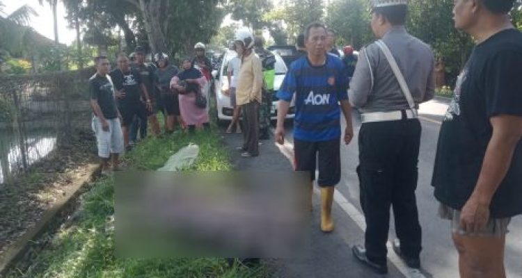 Ket poto: Kondisi korban setelah ditabrak mobil