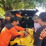 Ket poto: Korban dievakuasi tim Sar dan dibawa ke RSU Wangaya