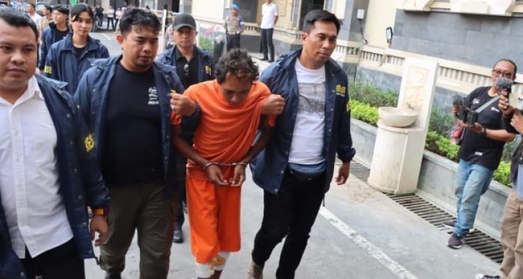 Ket Poto: Pelaku Pembunuhan di Jalan Pura Demak, Denpasar Ket Poto: Pelaku Pembunuhan di Jalan Pura Demak, Denpasar