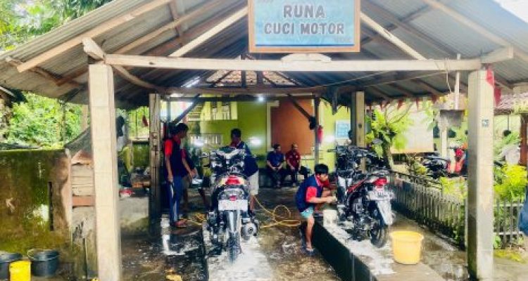 Ket poto: Jasa cucimotor di Rutan Negara, Jembrana