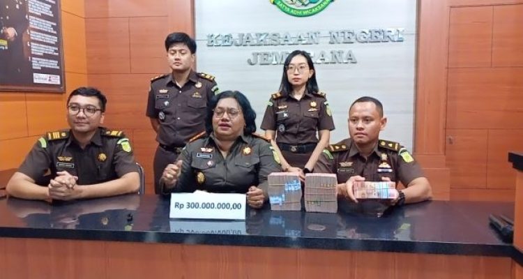 Ket poto: Jumpa pers kasus korupsi LPD Yehembang Kauh