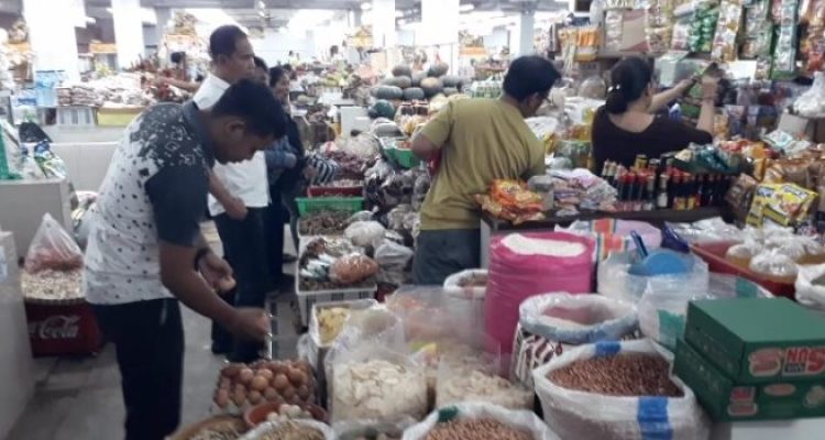 Ket poto: Situasi Pasar Umum Negara