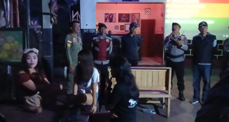 Ket poto: Salah satu kedai remang-remang di Kecamatan Negara Ket poto: Salah satu kedai remang-remang di Kecamatan Negara