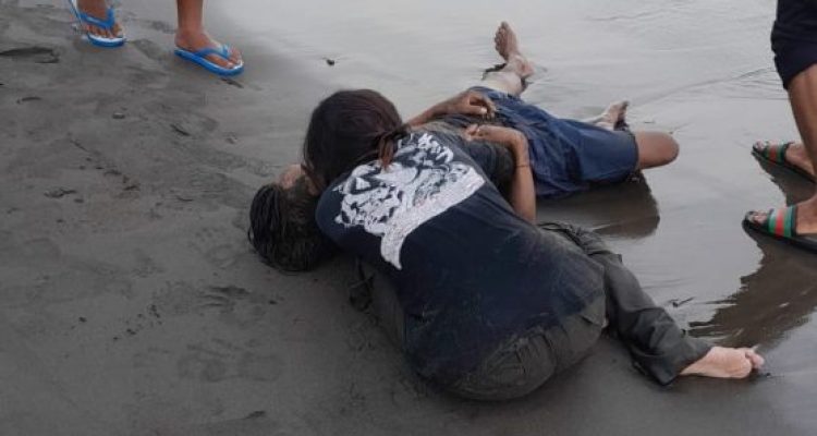 Ket poto: Korban bersama istrinya setelah korban tersambar petir saat mancing