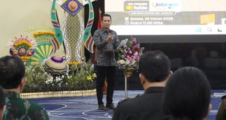 Bupati Jembrana I Made Kembang Hartawan Bupati Jembrana I Made Kembang Hartawan