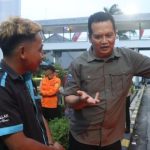 Ket poto: Bupati Jembrana I Made Kembang Hartawan saat memantau aus mudik di Pelabuhan Gilimanuk Ket poto: Bupati Jembrana I Made Kembang Hartawan saat memantau aus mudik di Pelabuhan Gilimanuk