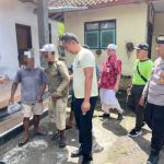 Ket poto: ODGJ saat diamankan Dinsos Klungkung dan Polsek Banjarangkan Ket poto: ODGJ saat diamankan Dinsos Klungkung dan Polsek Banjarangkan