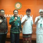 Ket poto: Direktur Kredit Bank BPD Bali Made Lestara Widiatmika bersama Dinas Tenaga Kerja dan Perindustrian Kabupaten Jembrana