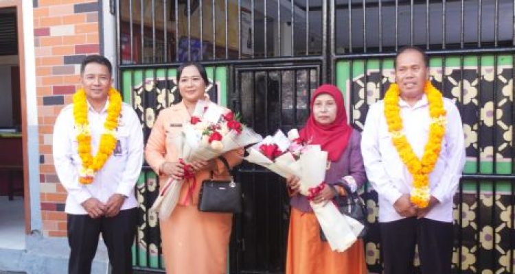 Kepala Rumah Tahanan Negara (Rutan) Kelas IIB Negara Lilik Subagiyono (Kanan) bersama I Gusti Agus Putra Mahendra (Kiri)