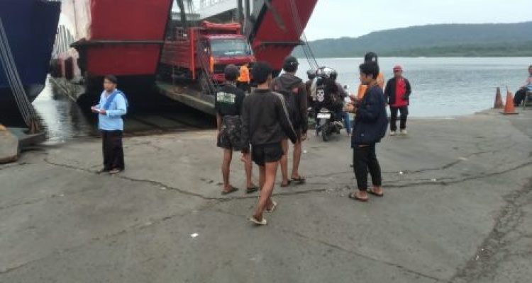 Ket poto: Pelabuhan Gilimanuk Ket poto: Pelabuhan Gilimanuk