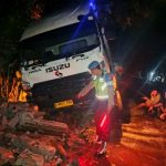 Ketpoto: Kondisi bangunan tempat suci setelah ditabrak truk box di Pekutatan Ketpoto: Kondisi bangunan tempat suci setelah ditabrak truk box di Pekutatan