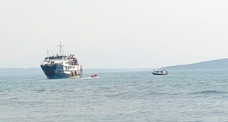 Ket poto: Kapal Motor Penumpang (KMP) Gerbang Samudra 2 kandas di Pelabuhan Gilimanuk