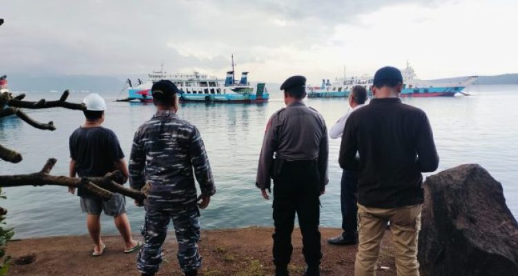 Ket poto: KMP Agung Samudra IX kandas di Pelabuhan Gilimanuk