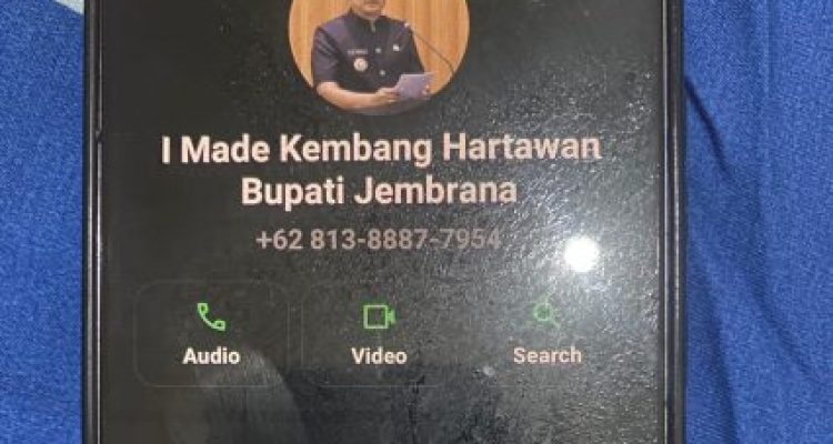 Ket poto: Tangkapan layar akun whatsapp mengatasnamakan Bupati Jembrana