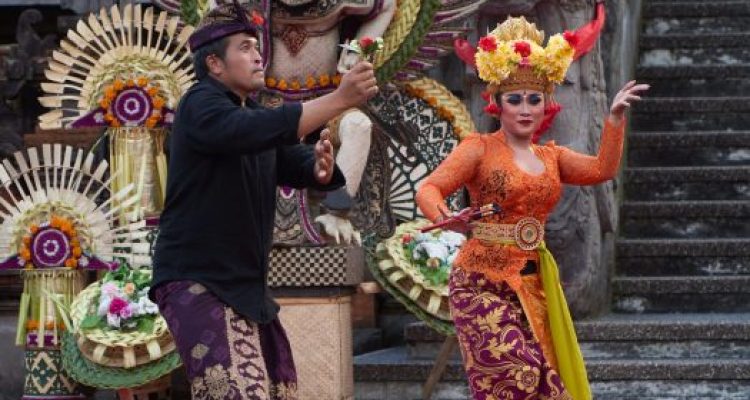 Ket poto: Tari Joged dalam Pesta Kesenian Bali. Foto/ist Ket poto: Tari Joged dalam Pesta Kesenian Bali. Foto/ist