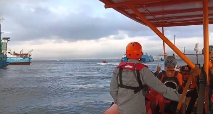 Ket poto: Tim Sar Gabungan Jawa Bali melakukan penyisiran di Selat Bali