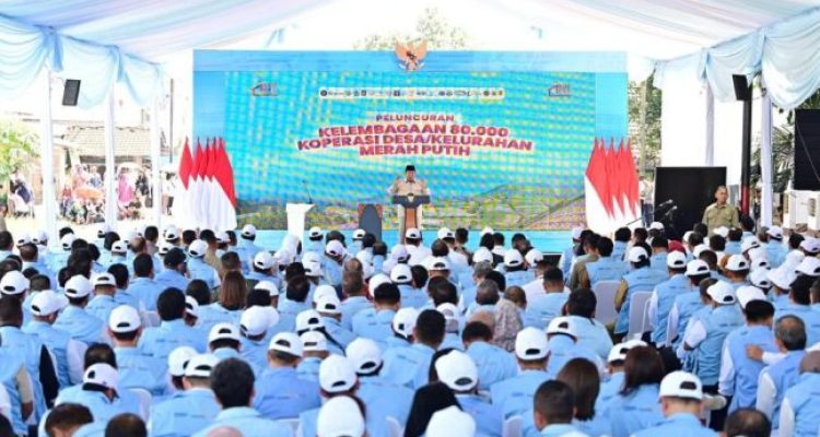 Ket poto: Presiden Prabowo Subianto meresmikan peluncuran kelembagaan 80.081 Koperasi Desa/Kelurahan Merah Putih (KDMP/KKMP) dalam sebuah acara yang digelar di Koperasi Desa Merah Putih Bentangan, Desa Bentangan, Kecamatan Wonosari, Kabupaten Klaten, pada Senin, 21 Juli 2025. (Ist)