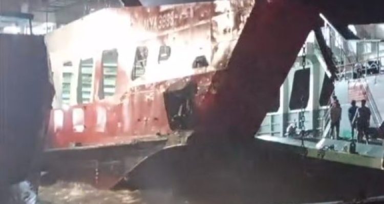 Ket Poto: KMP Tunu Pratama sebelum tenggelam