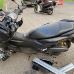 Ket poto: Sepeda motor korban yang meninggal dunia usai menabrak kendaraan Karimun
