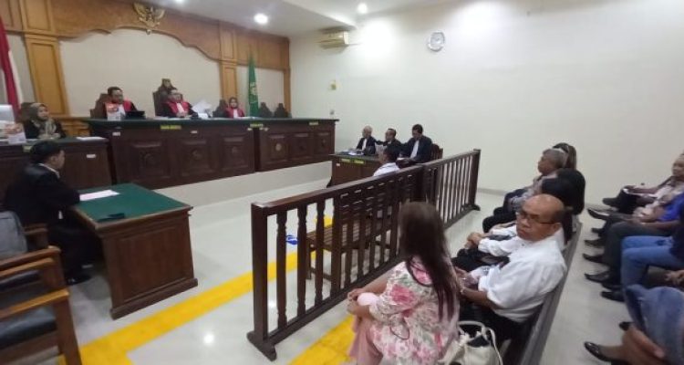 Ket poto: Sidang Perdana kasus pencemaran nama baik di PN Negara Ket poto: Sidang Perdana kasus pencemaran nama baik di PN Negara