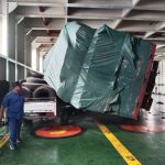 Ket poto: Kondisi truk terguling diatas kapal saat dihantam gelombang tinggi di Selat Bali Ket poto: Kondisi truk terguling diatas kapal saat dihantam gelombang tinggi di Selat Bali