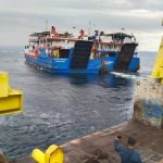 Ket poto: KMP Karya Maritim III ditarik tanpa muatan dari dermaga MB II Gilimanuk menuju Banyuwangi