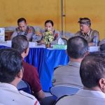 Ket poto: Kapolres Jembrana, AKBP Kadek Citra Dewi Suparwati, S.H., S.I.K., M.I.K., melaksanakan kegiatan Jumat Curhat bersama tokoh masyarakat, perangkat desa, dan warga Desa Banyubiru, Kecamatan Negara, Jembrana.