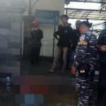 Ket poto: Saat petugas akan evakuasi korban yang ditemukan meninggal dunia di Terminal Gilimanuk Ket poto: Saat petugas akan evakuasi korban yang ditemukan meninggal dunia di Terminal Gilimanuk