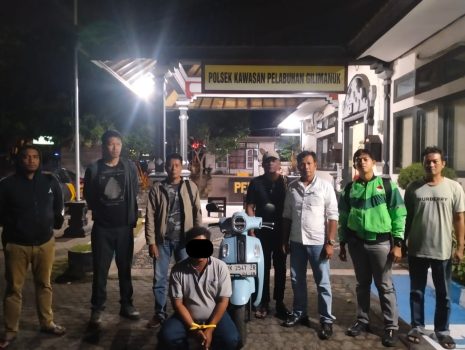 Ket poto: Pelaku bersama barang bukti diamankan di Polsek Kawasan Pelabuhan Gilimanuk
