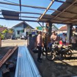 Ket poto: Salah satu rumah warga rusak akibat angin puting beliung