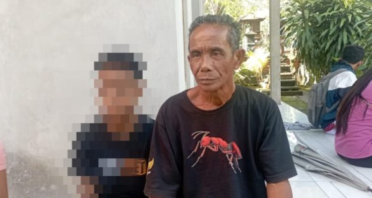 Ket poto: Korban didampingi kakeknya