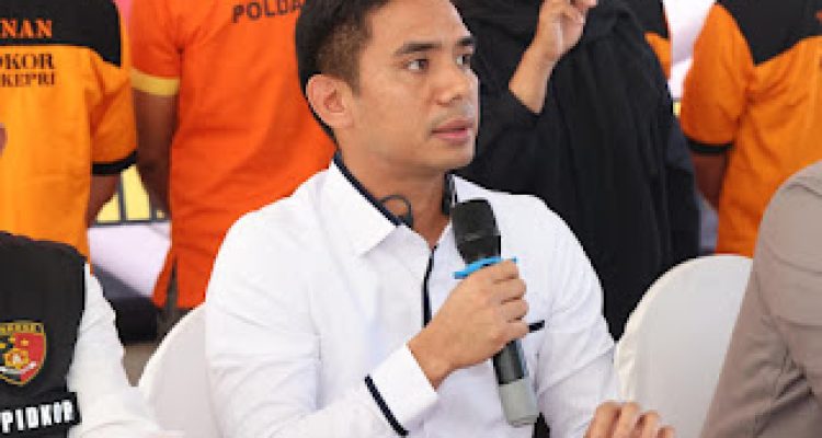 Ket poto: Polda Kepri ungkap kasus korupsi proyek Dermaga Batu Ampar