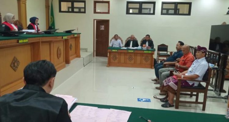 Ket poto: Sidang lanjutan kasus pencemaran nama baik di PN Negara, Jembrana
