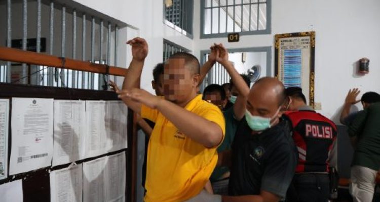 Ket poto: Petugas Gabungan sidak Rutan Negara