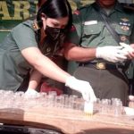 Ket poto: Pengetesan urine anggota Kodim 1617 Jembrana Ket poto: Pengetesan urine anggota Kodim 1617 Jembrana