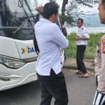 Ket poto: Terduga pelaku penusukan saat ditangkap di Manuver Pelabuhan Gilimanuk