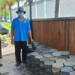 Ket poto: Salah satu WBP yang mengerjakan sampah pelastik menjadi paving plastik Ket poto: Salah satu WBP yang mengerjakan sampah pelastik menjadi paving plastik
