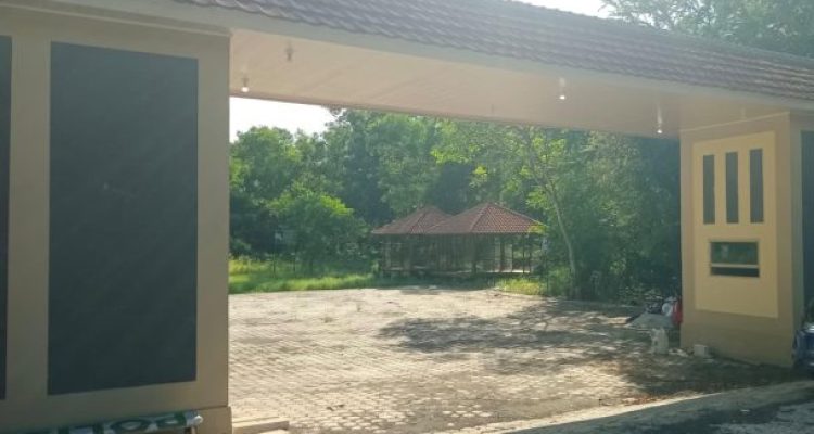 Ket poto: Gapura di TNBB diduga tanpa izin