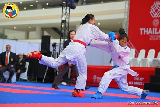 Ket poto: Karateka Jembrana Ni Made Dwi Kartika Aprianti (Kiri)