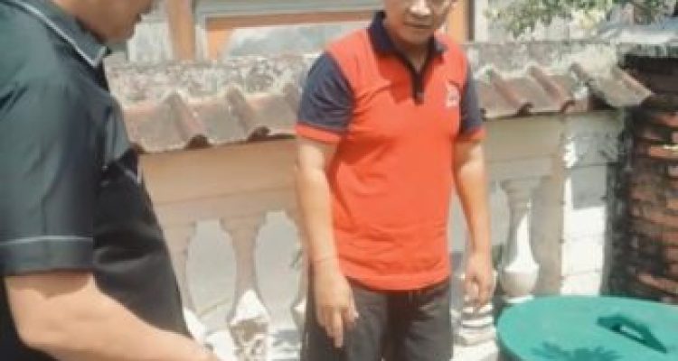 Keterangan foto: sidak bupati kerumah rumah asn memastikan instruksi nomor 1 tahu 2025 terkait kewajiban ASN membuat tebo moderen dirumah masing masing dipastikan dengan baik Keterangan foto: sidak bupati kerumah rumah asn memastikan instruksi nomor 1 tahu 2025 terkait kewajiban ASN membuat tebo moderen dirumah masing masing dipastikan dengan baik