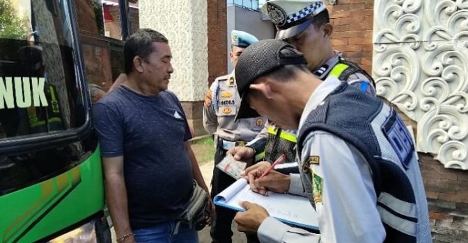 Ket poto: Salah satu pengendara yang terkena razia