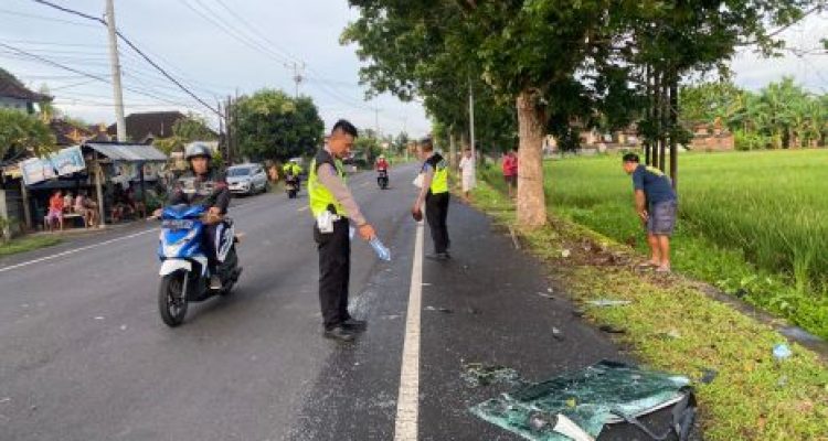 Ket poto: Lokasi kecelakan truk melawan truk di Desa Penyaringan
