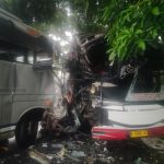 Ket poto: Kondisi kendaraan bus usai tabrakan di Desa Gumbrih